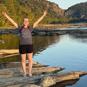 Meet your Posher, Carlye